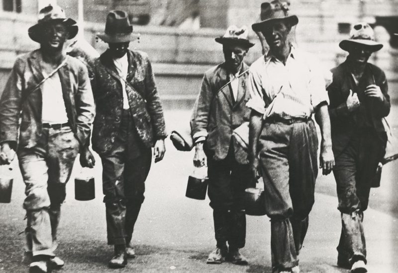 Men looking for work, 1930